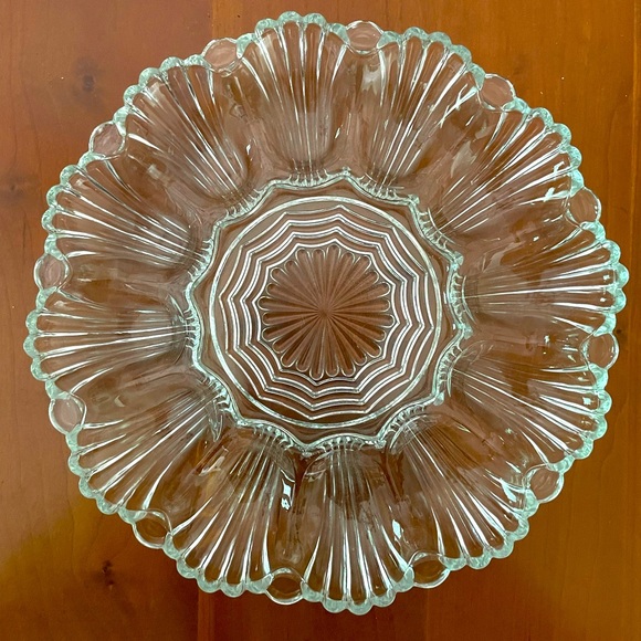 Vintage Anchor Hocking Clear Glass Deviled Egg Dish - LIKE NEW! - Picture 3 of 7